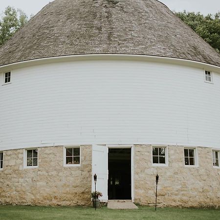 ريد وينغ Round Barn Farm B & B Event Center المظهر الخارجي الصورة